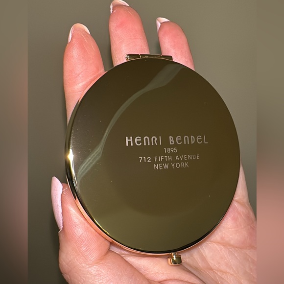 ✨🤍 NEW Henri Bendel RARE Limited Edition Year of the Pig Double Compact Mirror - Picture 11 of 17